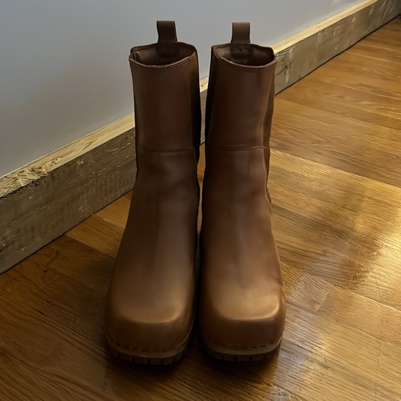 MIA Clog Boots - Picture 2 of 8